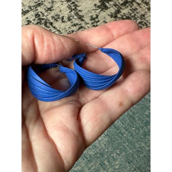 Blue Twisted Hoop Earrings NWT - Picture 3 of 4